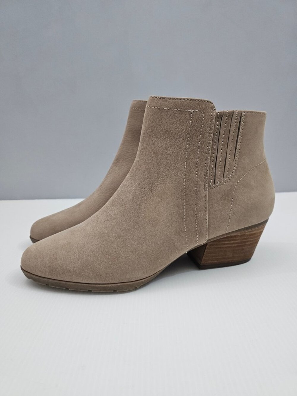 Blondo Valli 2.0 Waterproof Ankle Boot Womens 9 Taupe Nubuck Leather Block Heel
